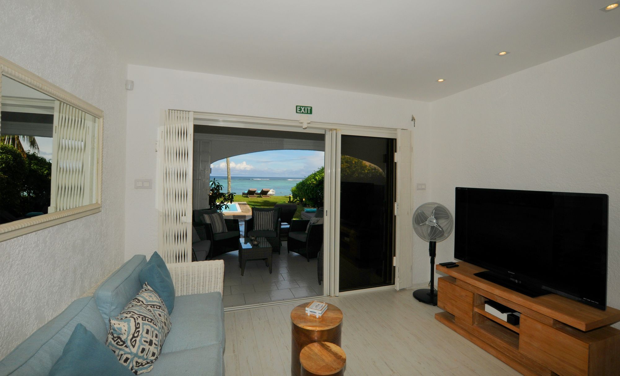 Caro'S Beachfront Trou aux Biches Εξωτερικό φωτογραφία